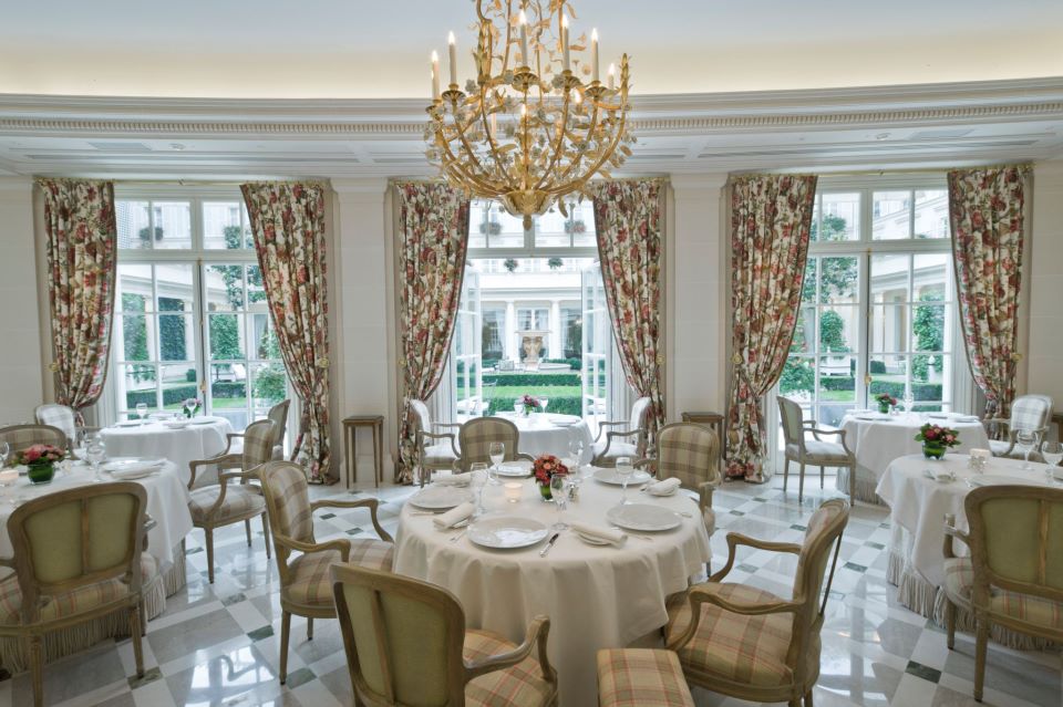 Hotel-Le-Bristol-Paris
